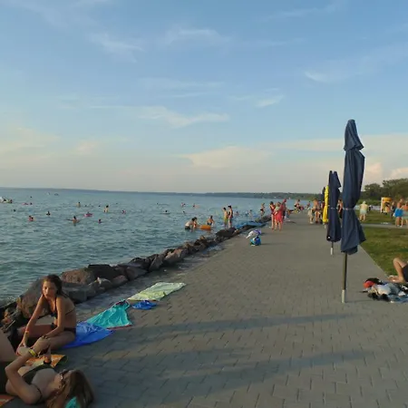 Ferienhaus 3 Szobas Fahaz Nyaralo *