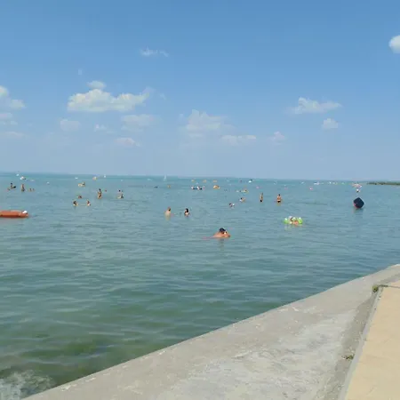 Dom wakacyjny 3 Szobas Fahaz Nyaralo Siófok