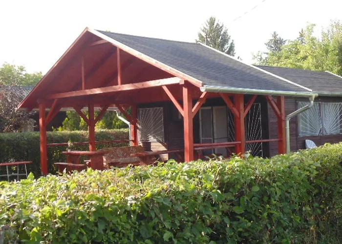 3 Szobas Fahaz Nyaralo シオーフォク